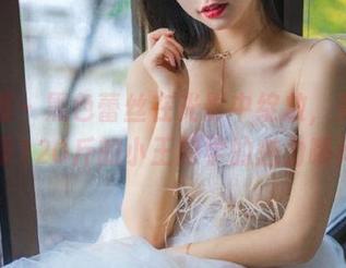微密圈 - 黑色蕾丝在光影中绽放，美图图集记录120斤的小王同学的魅力瞬间.txt