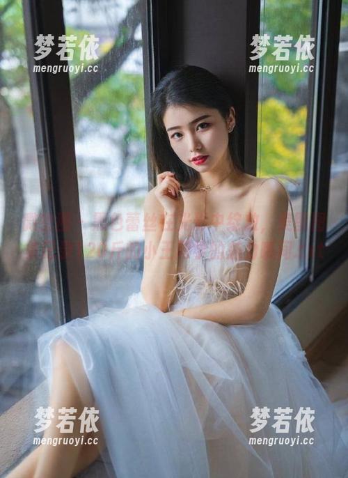 微密圈 - 黑色蕾丝在光影中绽放，美图图集记录120斤的小王同学的魅力瞬间.txt-梦若依