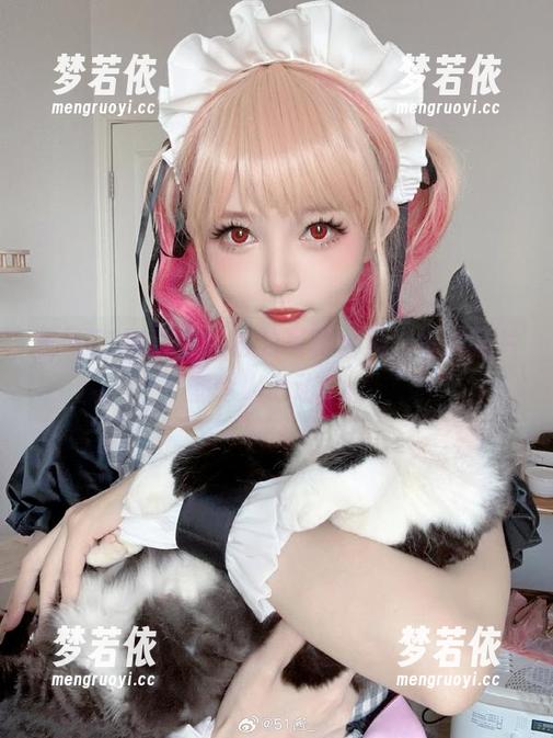收录51酱透明风格的写真合集，每张照片都令人心动.txt-梦若依