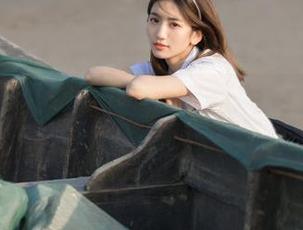 Feilin嗲囡囡 - Celina青妍的高清壁纸登场，娇躯苗条有致，让我意识到我的健身计划似乎永远在明天。.txt