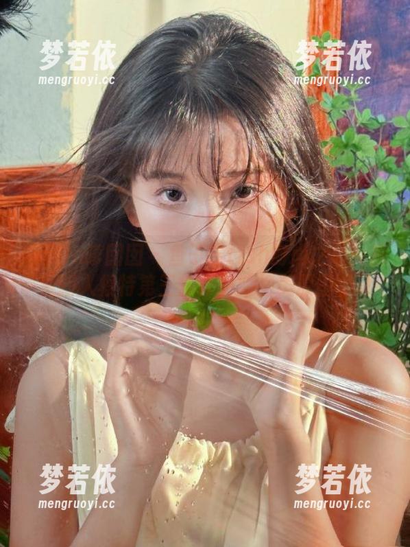 Feilin嗲囡囡 - 鱼子酱fish时尚之旅：探索新人模特第三套作品的绝美原图.txt-梦若依