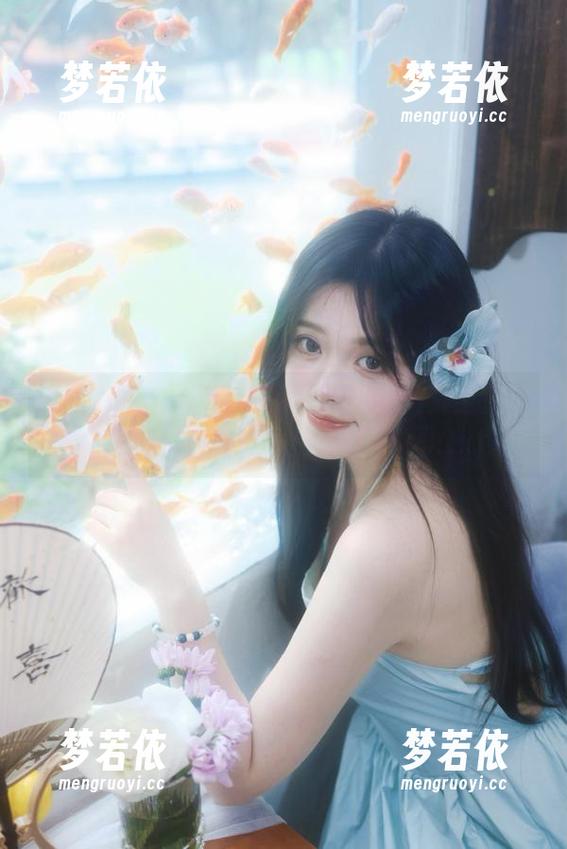 GIRLT果团网 - 尹意纯圣诞作品集全览：让原图带你体验绝美节日瞬间.txt-梦若依