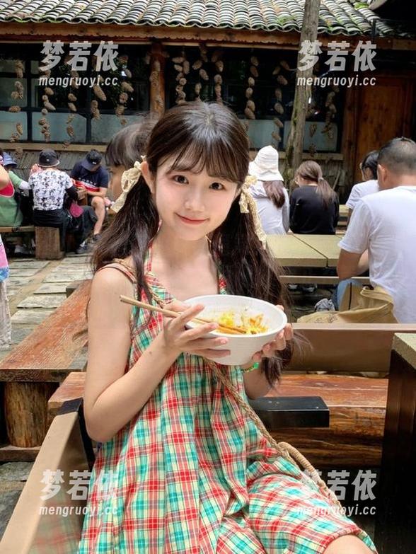 GIRLT果团网 - 解锁通灵儿黑色全集下载：一个摄影师与黑色之间的故事正在等你.txt-梦若依