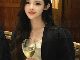 GIRLT果团网 - 钟紫怡水手服高清写真，探索青春的无限可能与美丽.txt