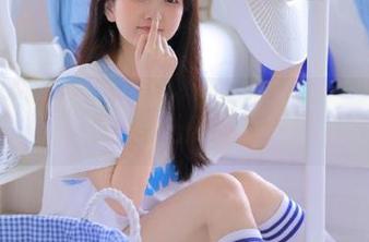 GIRLT果团网 - 龚玥菲用毛衣编织的幻想，写真集分享她的时尚生活方式.txt