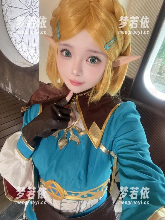 Hachi小芭的美足图集精选，尽显她难以抵挡的魅力，仿佛走出画卷，带你进入梦幻世界。.txt-梦若依