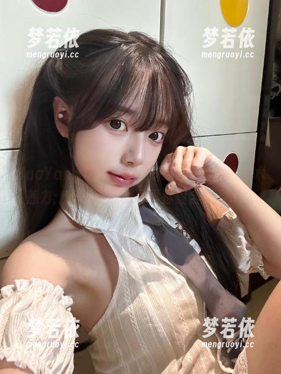 HuaYang花漾 - 感受宋KiKi黑白的艺术魅力：每一张原图写真都蕴含深意.txt-梦若依