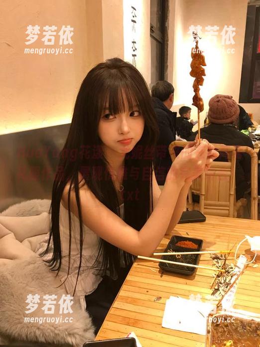 HuaYang花漾 - 尤妮丝带来的在线高清礼服作品，展现优雅与自信的完美结合！.txt-梦若依