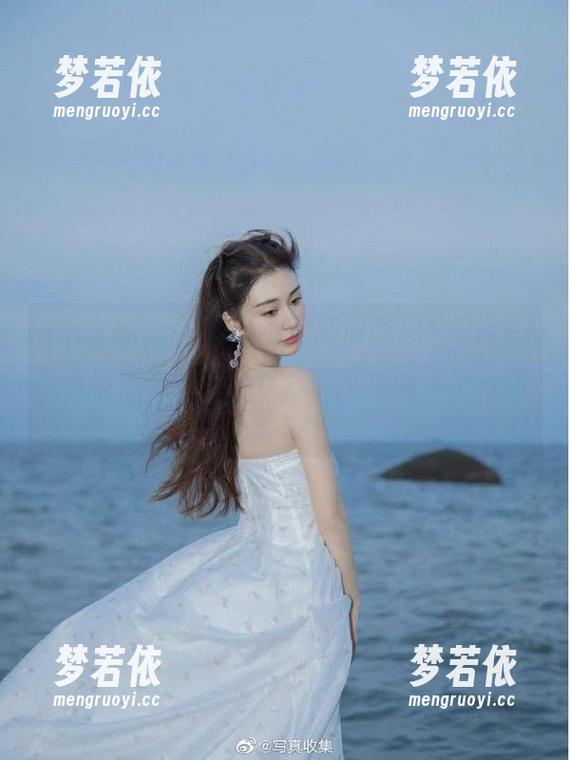 HuaYang花漾 - 细腻高清张思允NiceJK写真，感受每一帧美图背后的故事与情感.txt-梦若依