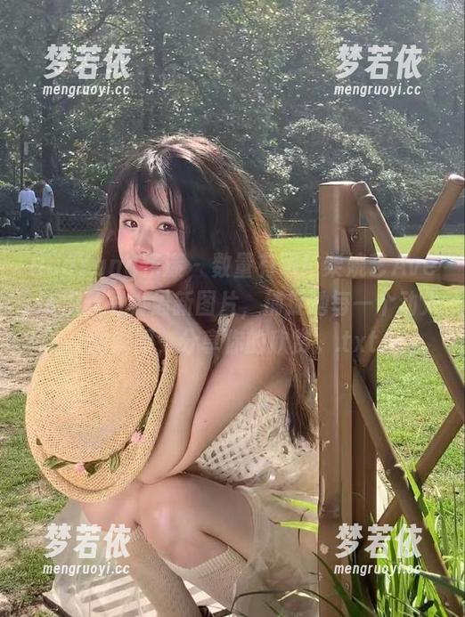 HuaYang花漾 - 数量有限！柴婉艺Averie黑丝写真最新图片，捕捉她每一个动人的瞬间，分享你的欣赏。.txt-梦若依
