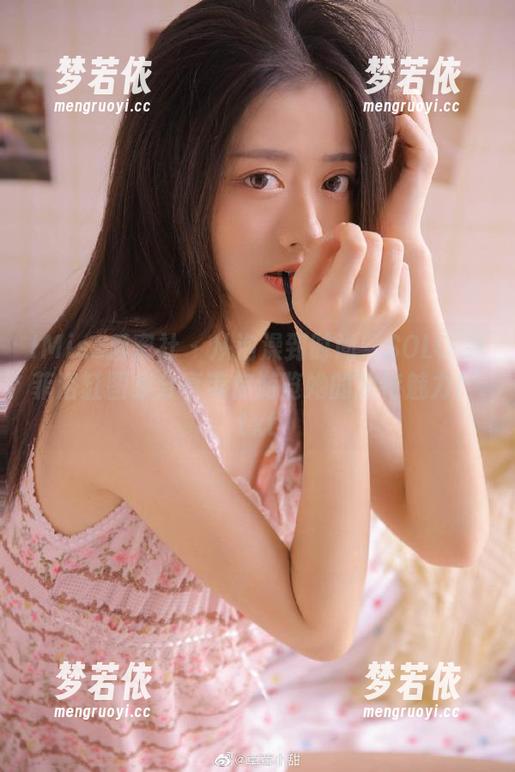 IMiss爱蜜社 - 从泡澡到时尚：SOLO-尹菲浴缸图集分享带你游览她的独特魅力！.txt-梦若依