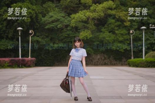 IMiss爱蜜社 - 张思允校服私拍图集：谁说校服不能穿出时尚感？.txt-梦若依