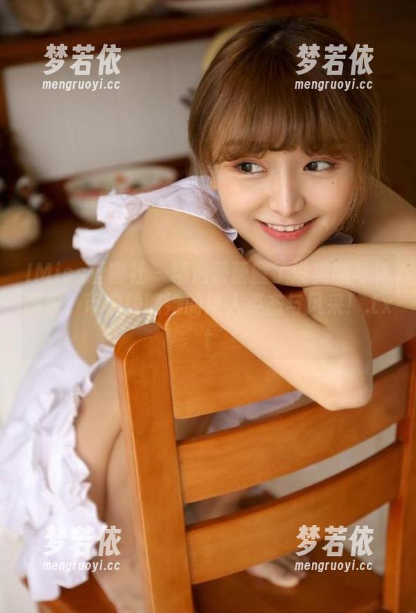 IMiss爱蜜社 - 精选蕾蕾醒了没美腿写真图包，带你领略她的迷人姿态与风采！.txt-梦若依