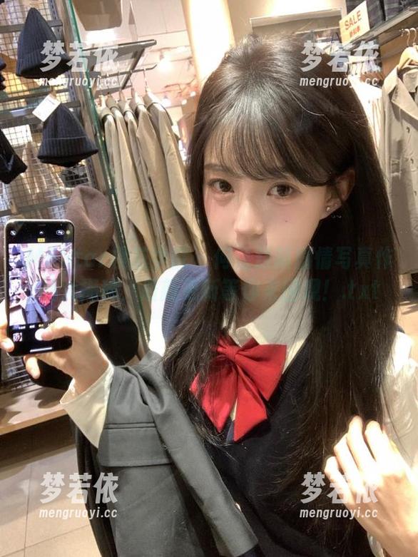 MFStar模范学院 - 何嘉颖新剧情写真作品大揭秘，最新更新等你来围观！.txt-梦若依