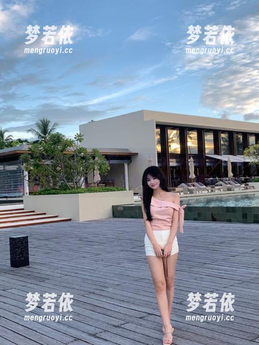 MFStar模范学院 - 佟蔓baby厨娘写真照片合集：记录她与美食的浪漫邂逅.txt-梦若依
