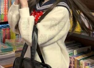 MFStar模范学院 - 校园风尚：吴思晚校服写真全集带你领略青春的魅力.txt