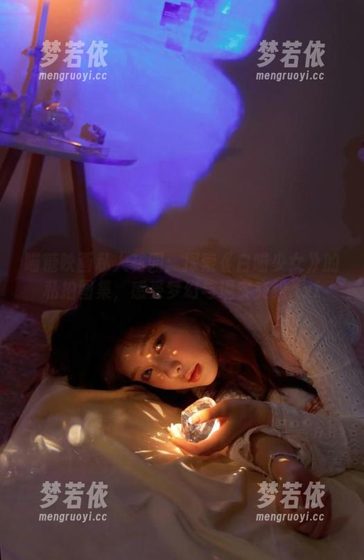 喵糖映画私人花园：探索《白喵少女》的私拍图集，感受梦幻与现实交织.txt-梦若依