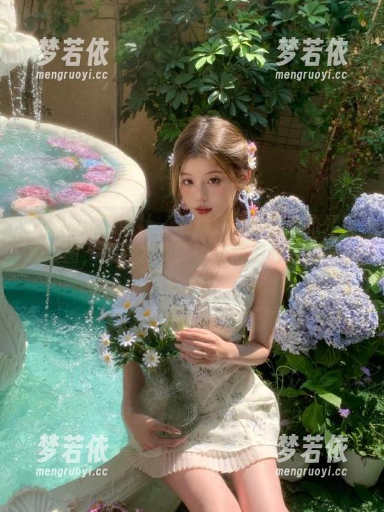 MiStar魅妍社 - 看娜露Selena的死库水美图，竟然发现了泳池背后的姿态之美！.txt-梦若依
