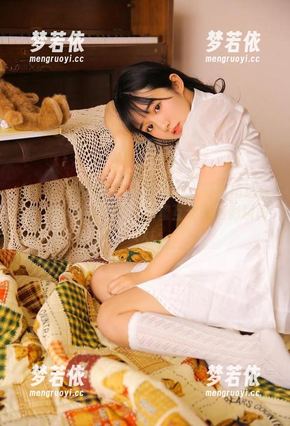MiiTao蜜桃社 - 木奈奈双人写真精选合集：记录美好回忆与甜蜜互动的精彩瞬间.txt-梦若依
