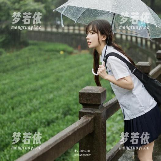 在图库中寻找灵感：Mozzi(모찌)的“长腿”作品人物魅力.txt-梦若依