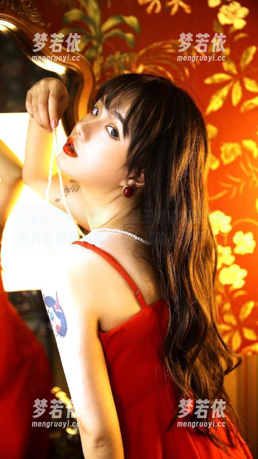 MyGirl美媛馆 - 最新王馨瑶灰丝写真，图片让你窥见她不为人知的小秘密！.txt-梦若依