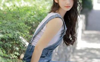 MyGirl美媛馆 - 在睡衣中散发魅力：胡润曦的写真图包轻松俘获你的心！.txt