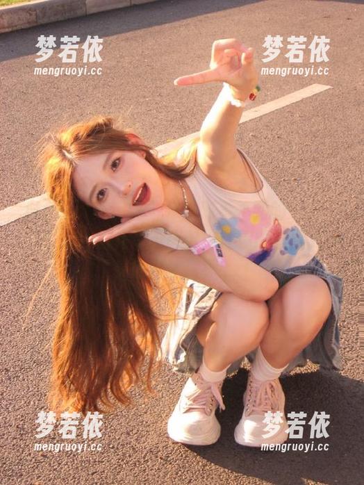 MyGirl美媛馆 - 你绝对看不到的美！芝芝Booty白裙写真图包，让你的生活充满灵感和笑声！.txt-梦若依