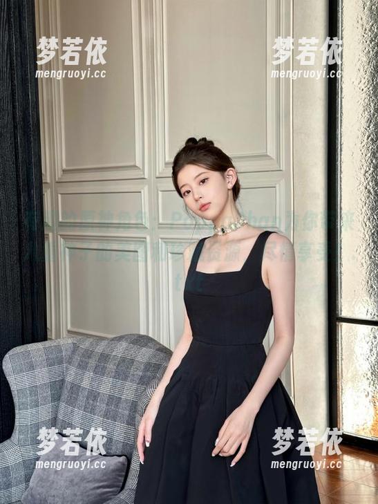有趣的原神角色：PoppaChan为你带来八重神子的美图和珍藏资源，尽情享受！.txt-梦若依
