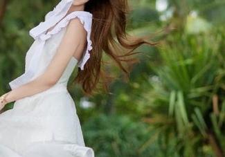 打破常规：PoppaChan办公室私房写真原图，透视职场女性的另一面.txt