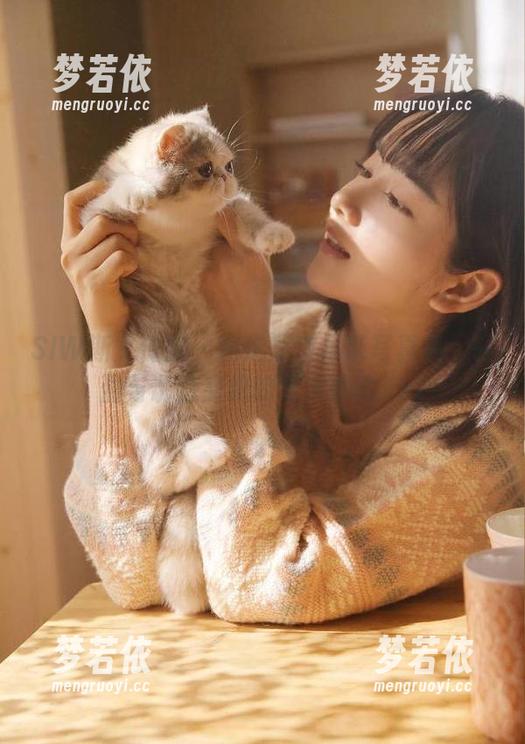 SIW斯文传媒 - 精选思琪吊带写真集：轻盈与诱惑交织的艺术体验.txt-梦若依
