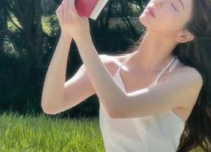 TGOD推女神 - 与婕西儿共度夏天：专属写真集免费下载，畅享阳光灿烂的瞬间.txt