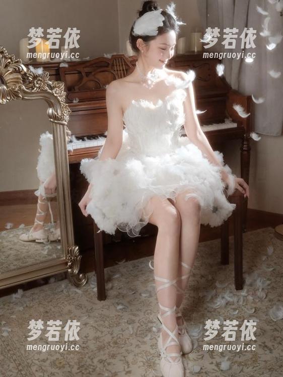 TouTiao头条女神 - 探索大蜜蜜的私房世界，女友的写真作品美得令人心醉.txt-梦若依