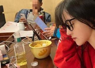 TouTiao头条女神 - 最新李菲儿自拍图册上线，每一张都是为你量身定制的美好！.txt