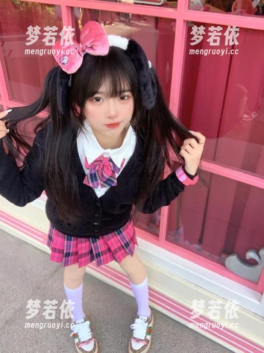 头条女神倾情呈现：万圣节寂静岭COS的神秘魅力合集和图册解读.txt-梦若依