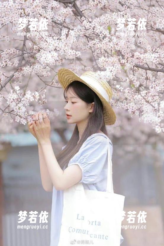 UGirls尤果网 - 在Sukki可儿的丝袜私拍中寻觅灵感：清新优雅与妩媚性感齐聚，尽情享受这份资源吧！.txt-梦若依