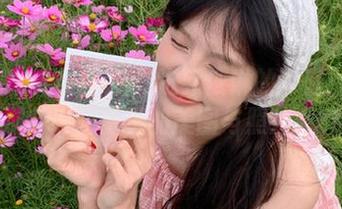 UGirls尤果网 - 走进乔依琳的教室：欣赏那些诠释青春的美图与照片.txt