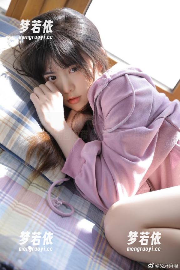 UGirls尤果网 - 从未见过的风景，周妍希连衣裙无圣光图包带你领略不一样的美！.txt-梦若依