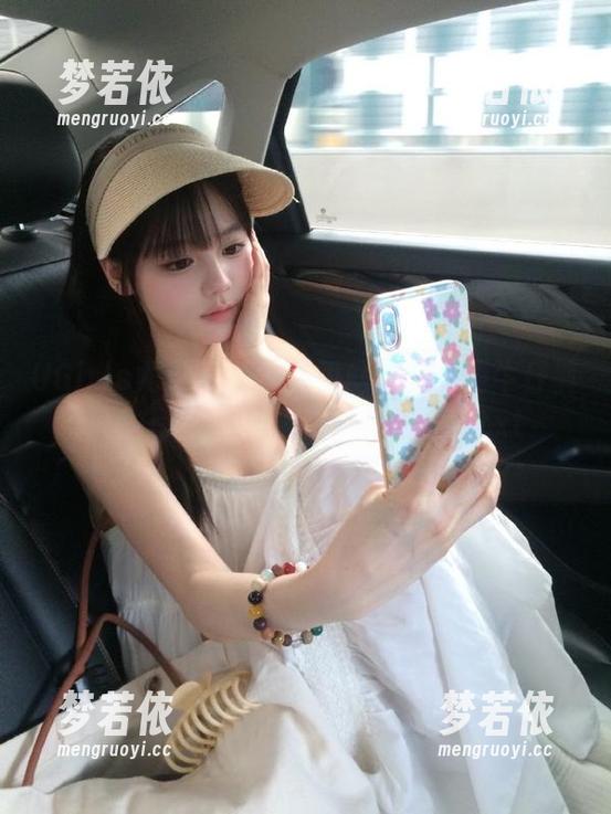 UGirls尤果网 - 绝美瞬间！孟思雨牛仔裤风格写真图片更新，尽在其中.txt-梦若依