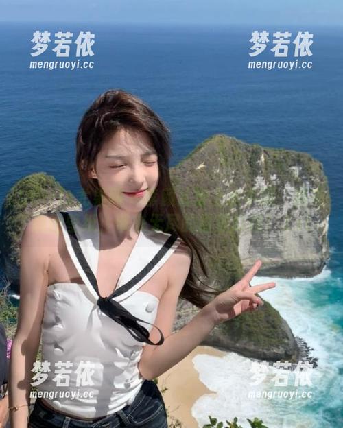 UGirls尤果网 - 李颜儿穿上水手服：精美原图壁纸，带来无尽的甜蜜幻想！.txt-梦若依