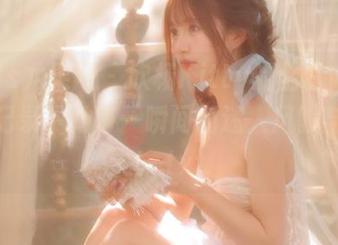 UGirls尤果网 - 欣杨Kitty的全套内衣原图，记录下她每一瞬间的迷人风貌与自信！.txt