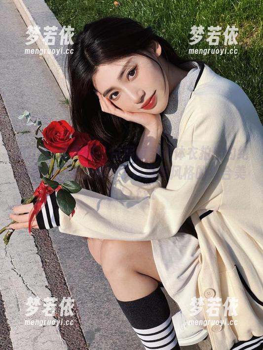 UGirls尤果网 - 白熙萌穿连体衣拍出的绝美图集，完美展现了时尚与风格的结合美图！.txt-梦若依