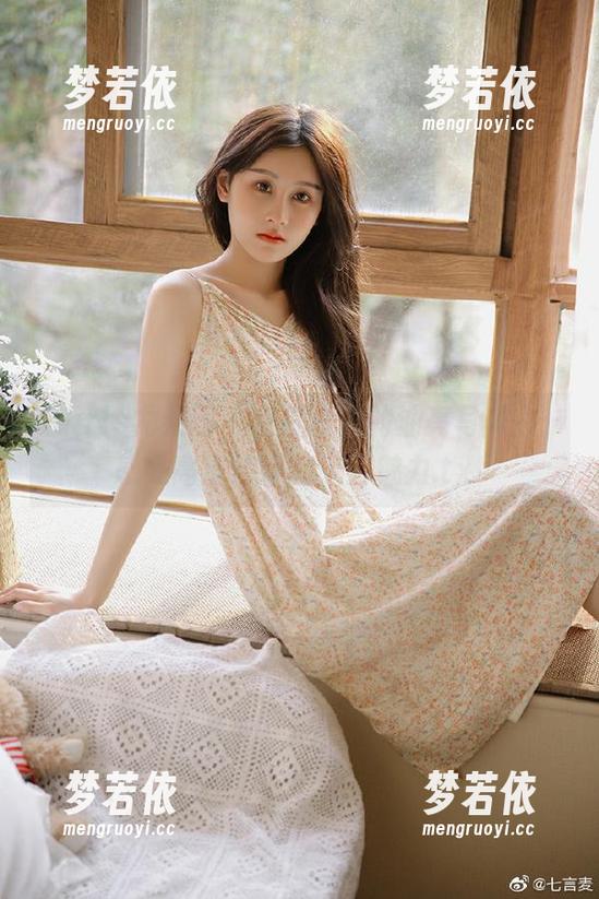 UGirls尤果网 - 在程瑜西的油亮写真中，感受高清艺术的无穷魅力.txt-梦若依