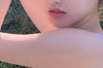 UGirls尤果网 - 陈怡曼校园写真集，独特视角下的美图分享，展现不一样的校园风情！.txt