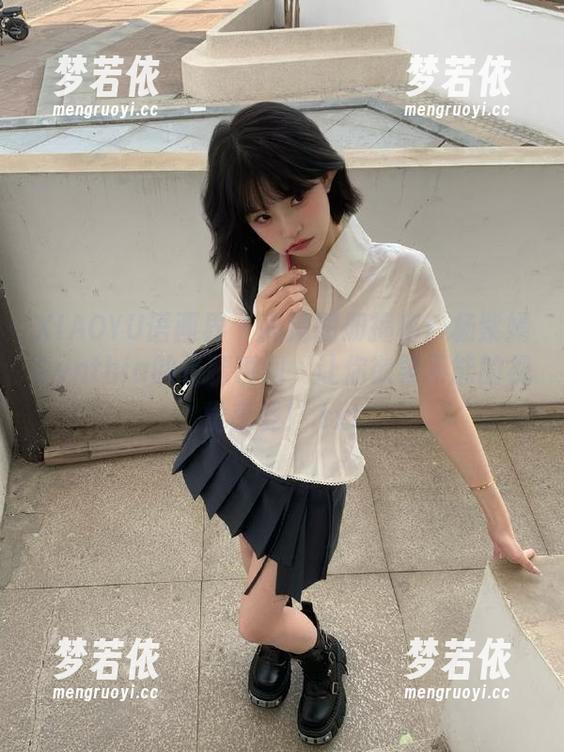 XIAOYU语画界 - 高清图册揭秘：杨紫嫣Cynthia的长腿瞬间，让你欲罢不能的视觉享受！.txt-梦若依