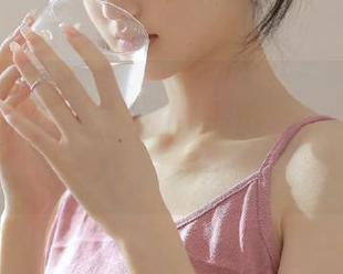 XIAOYU语画界 - 甜心菜最新写真更新，你绝不能错过的体操服系列，炫酷又迷人！.txt