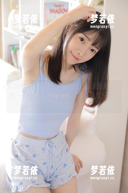 XINGYAN星颜社 - 转转Lisa泳池高清写真：一起沉浸在阳光与水波的无尽乐趣中吧！.txt-梦若依
