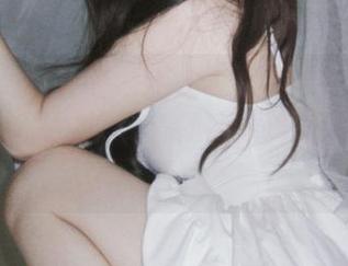 Xiuren秀人网 - 魅力无限的Carol周妍希妹妹合集：让人心动的写真图集让你欲罢不能.txt