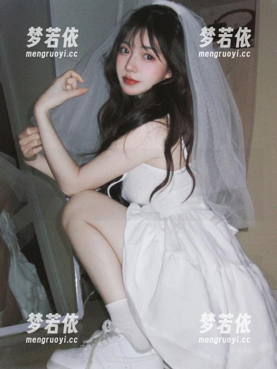Xiuren秀人网 - 魅力无限的Carol周妍希妹妹合集：让人心动的写真图集让你欲罢不能.txt-梦若依
