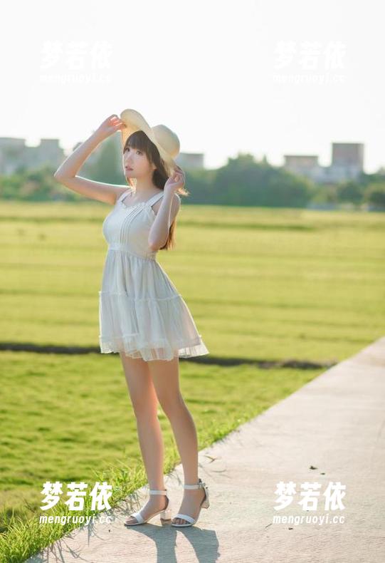 Xiuren秀人网 - Egg尤妮丝的镂空作品高清呈现，带来一场视觉与心灵的完美旅行.txt-梦若依