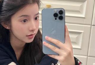 Xiuren秀人网 - 分享Jennifer小若的天台魅力：图库中那些不可思议的瞬间.txt
